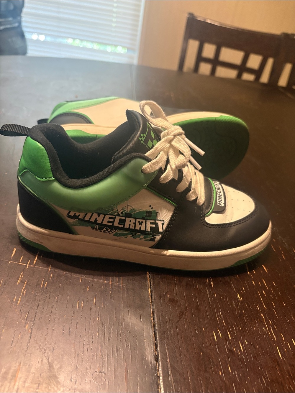 Minecraft Kids Low-Top Sneakers in Green, Black & White